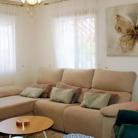 Casa Azul Montesinos Holiday home